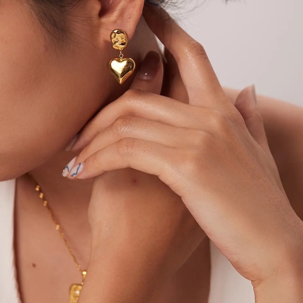 ◾️18k Gold Plated Heart Drop Earrings